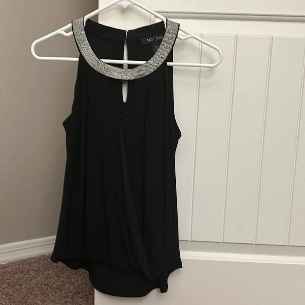 Pretty blouse, black house white market size extra XX small, super cute!